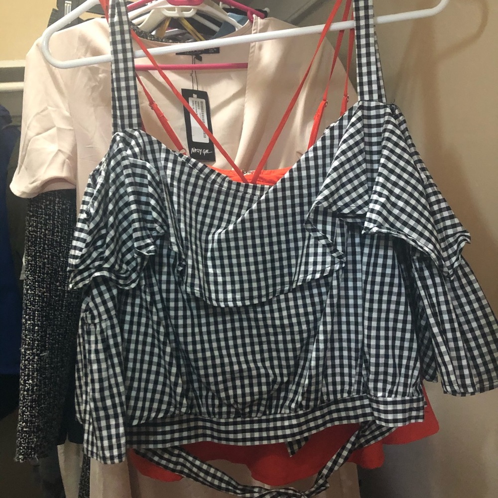 ★ BRAND NEW W/TAG ★ Nasty Gal Short Sleeve Top